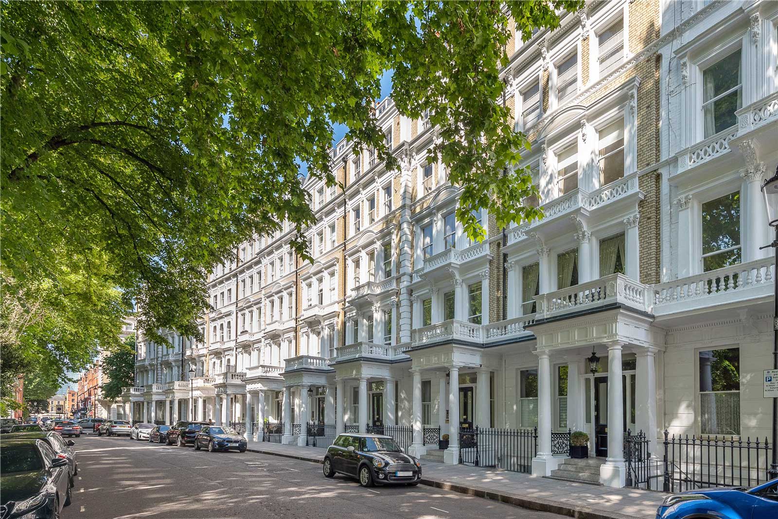 Sw5 Postcode Two-bedroom apartment with a terrace in Courtfield Gardens, SW5 ...
