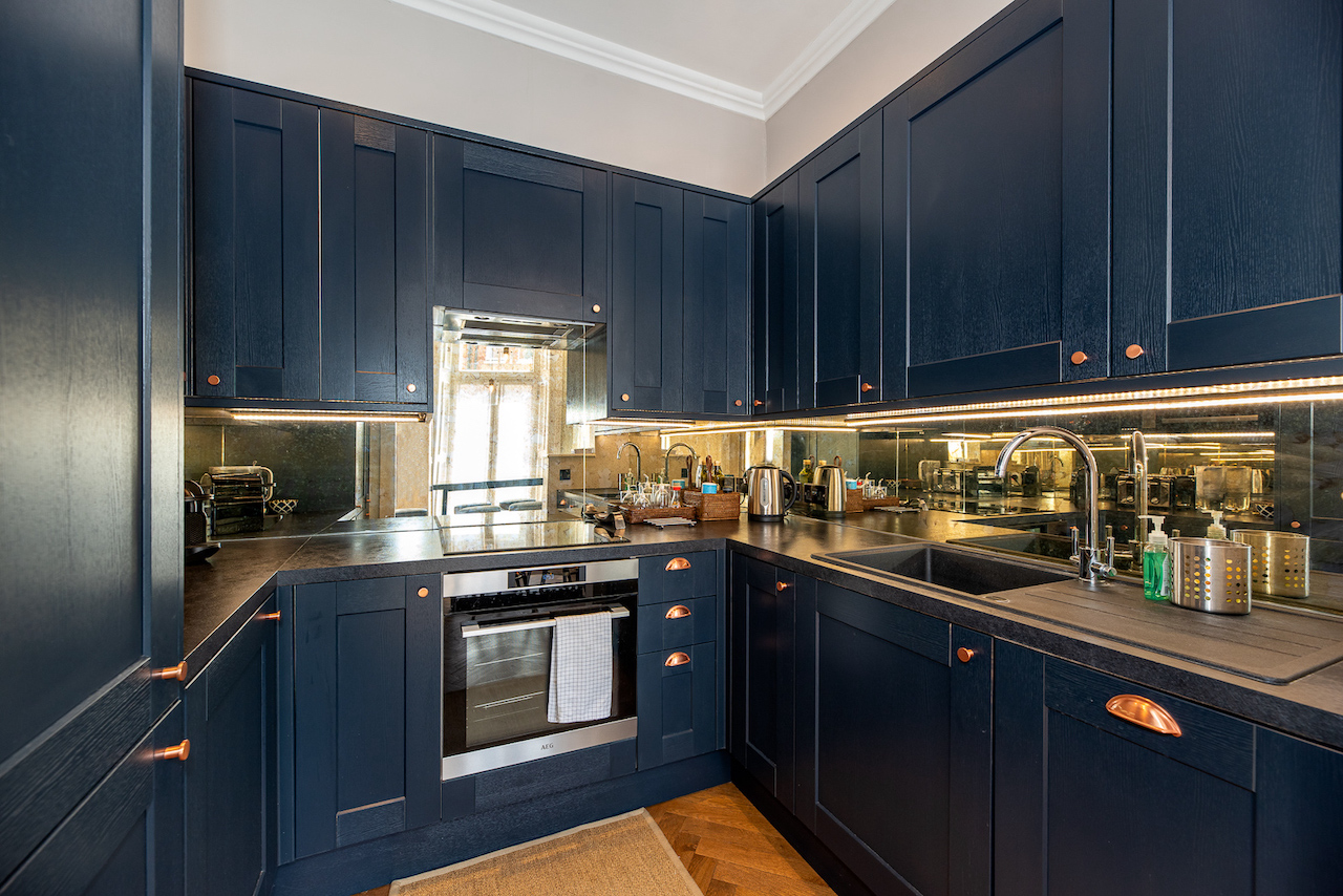 16 Cresswell Gardens, London, SW5 0BQ