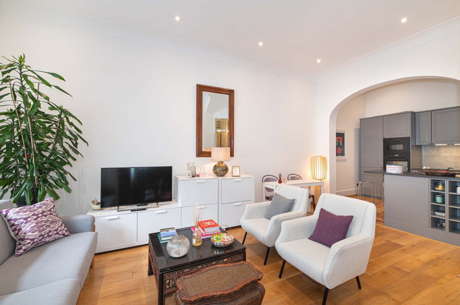 36 Ennismore Gardens Mews, London SW7 1HZ