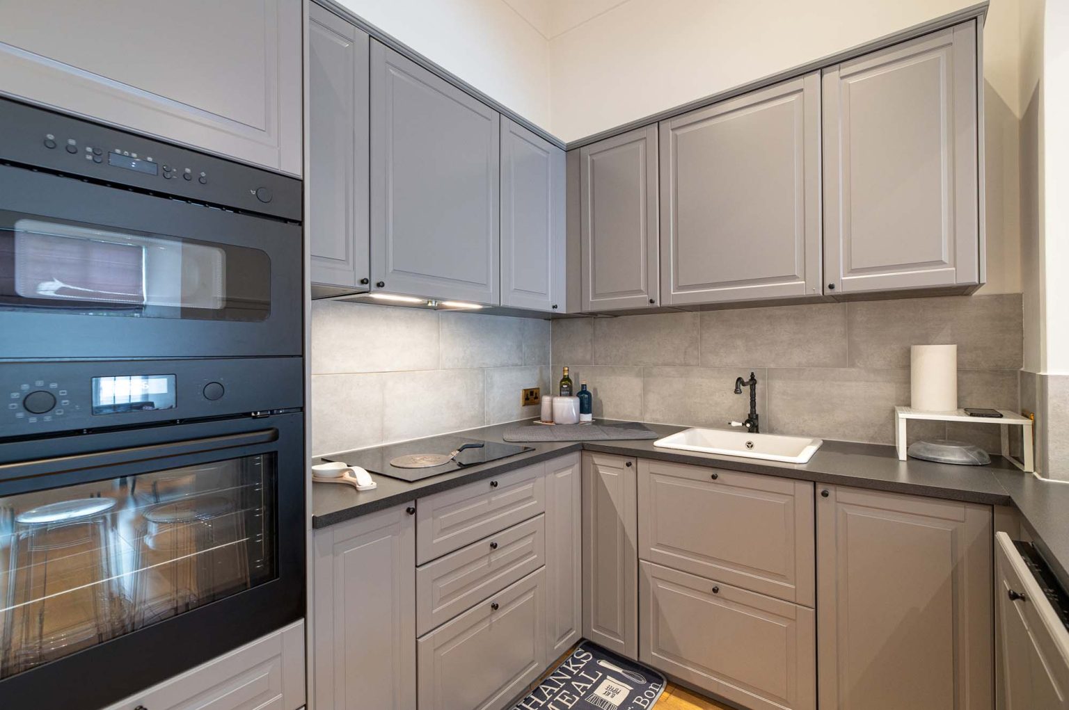 36 Ennismore Gardens Mews, London SW7 1HZ